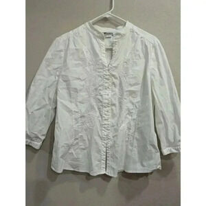 White embroidered Hinley neckline long sleeve top w/embroidery by Nygård size 14